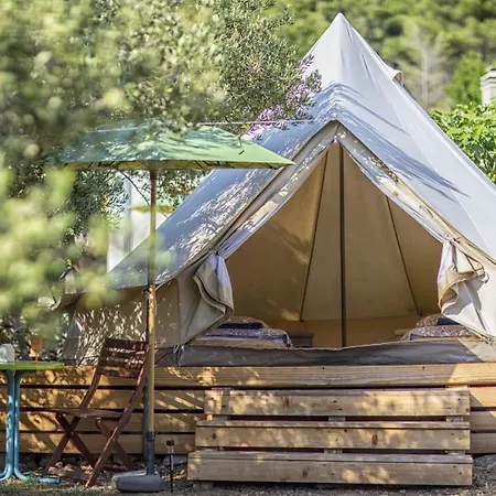 Mini Kamp Perla פרביץ לוקה