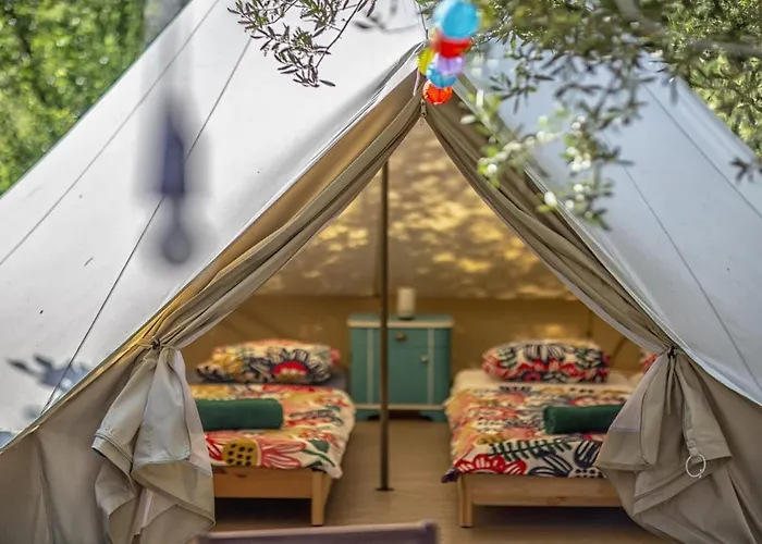 Mini Kamp Perla * Prvić Luka